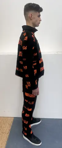 Second view of the papaya printed look